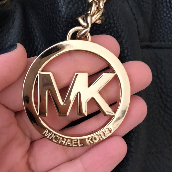 Michael Kors Jet Set Chain Ring Tote - Picture 2 of 8